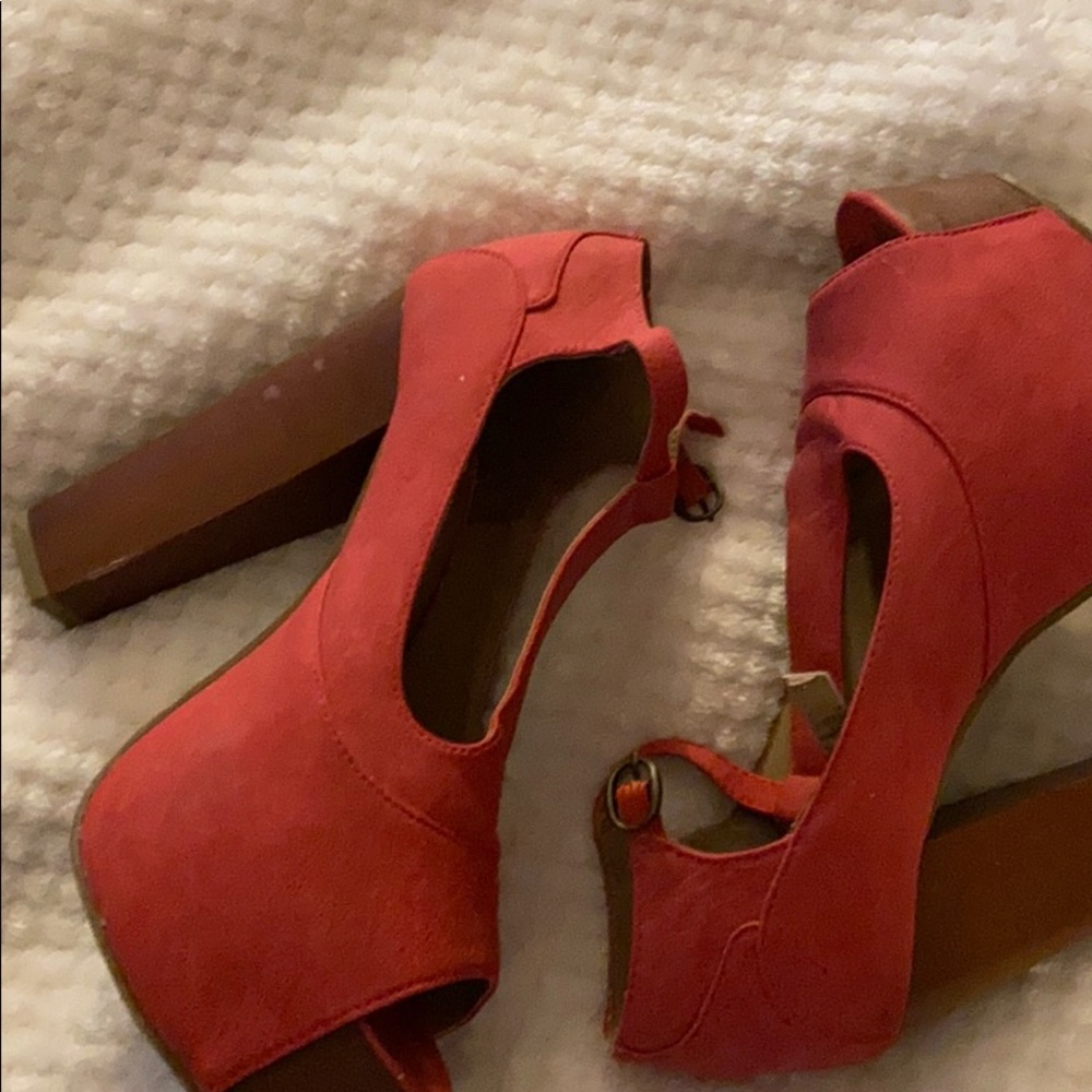 With heals very comfortable gently worn